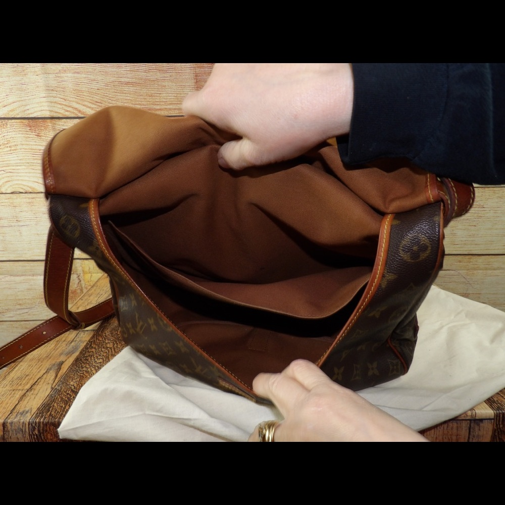 Louis Vuitton Saumur 35 iconic shoulder handbag - Picture 14 of 15